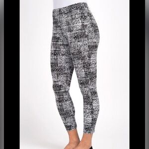 Lysse Monochrome Graphic Leggings